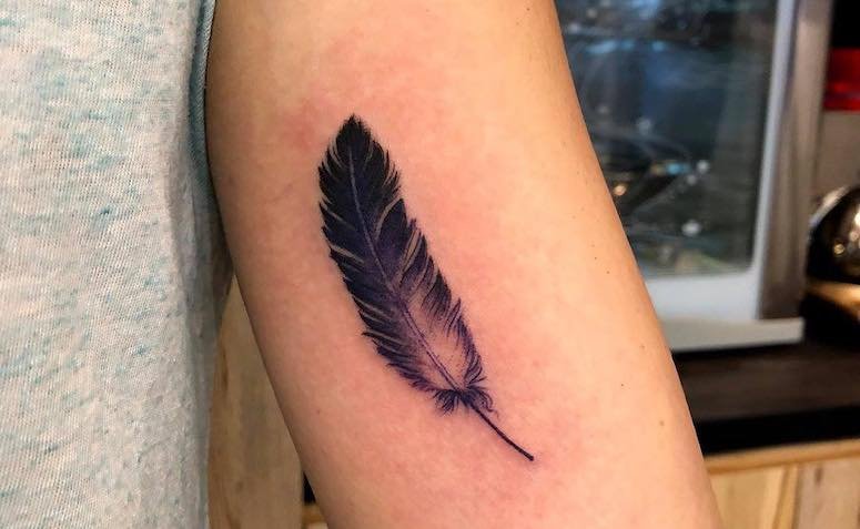 Tatuagem feminina escritas: 10 ideias para você se inspirar!